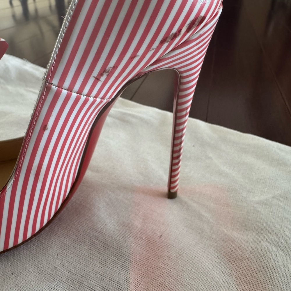 New Christian Louboutin 120 heel pump in Bianca smoothie color with scuffs - Picture 6 of 13